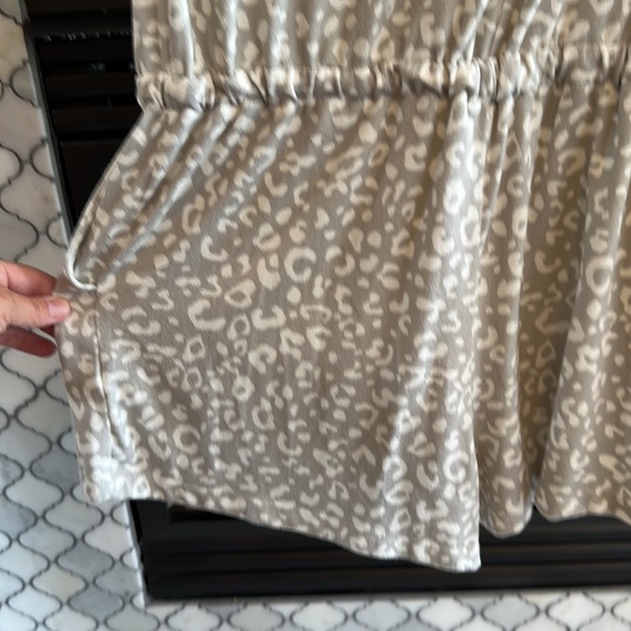 Shorts Romper Women’s large, grey and white drawstring - Picture 7 of 7